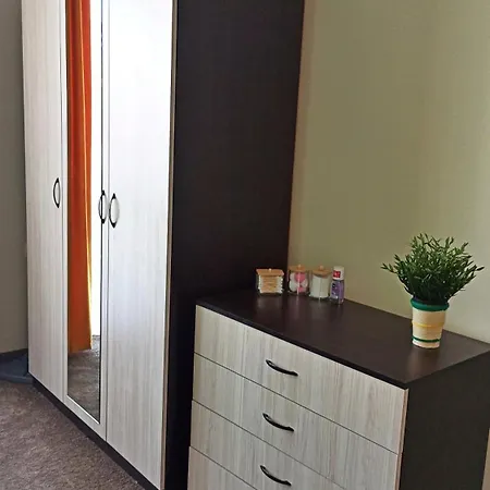 Yellow Door * Велико-Тырново